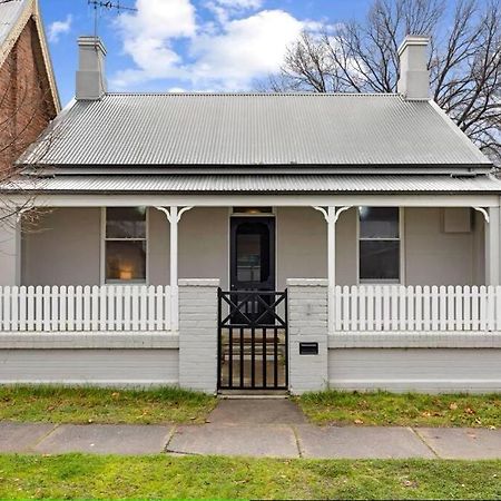 Wattledale Goulburn Settlers Cottage Old But New Exterior photo